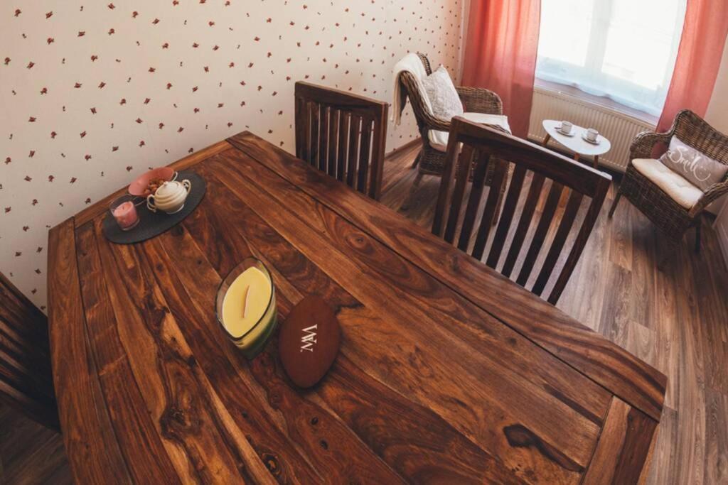 Stylovy Apartman V Centru Nachoda Bagian luar foto